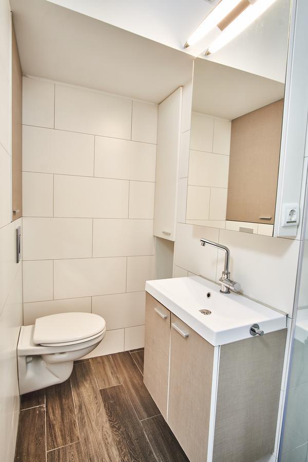 V27 Apartment | Hostaid Budapest Esterno foto